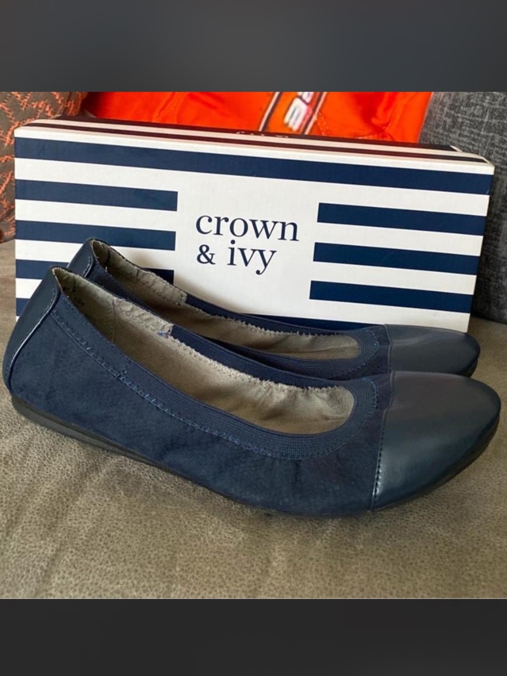 Crown & Ivy ballet flats